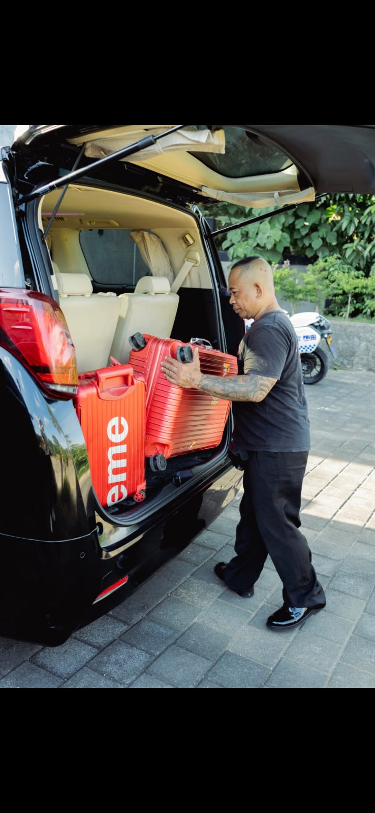 VIP Airport Transfer & Luxury Transit